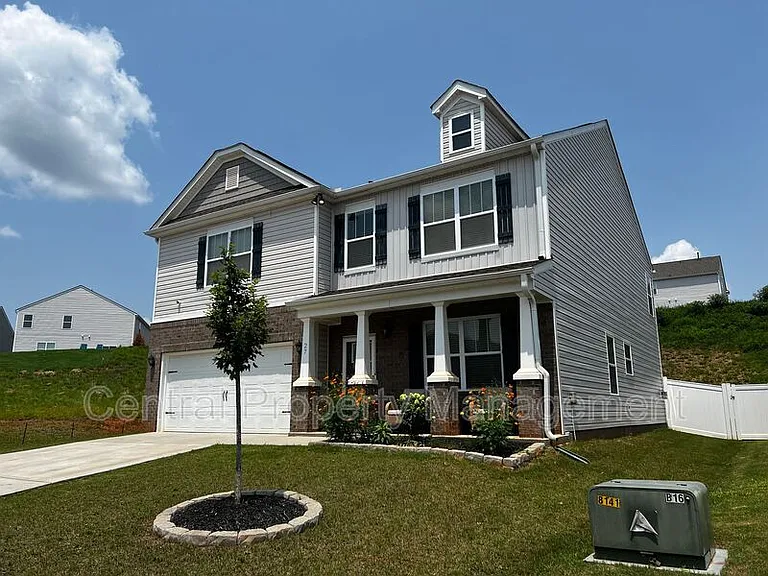27 Oak Edge Ln — Photo 2
