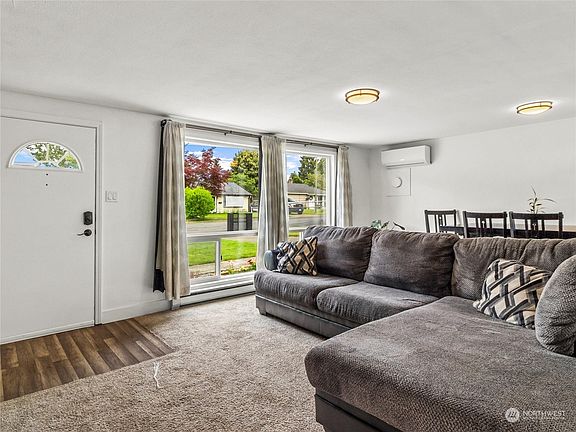 5th image of 5406 109th Avenue Ct E
