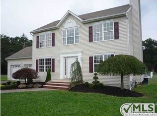 2 Skylark Dr, Jackson, NJ 08527