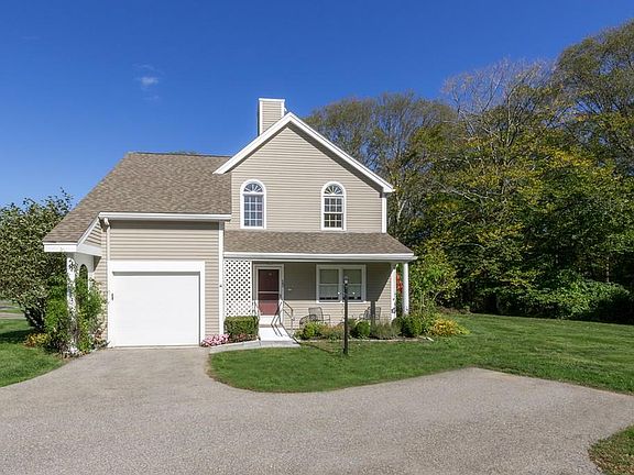 2nd image of 15 Ipswich Woods Dr