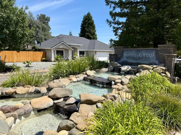 2704 Western Oak Dr, Redding, CA 96002