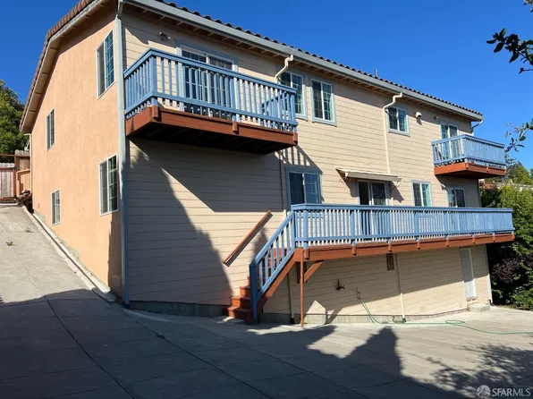 11 Dipper Ct, Richmond, CA 94803