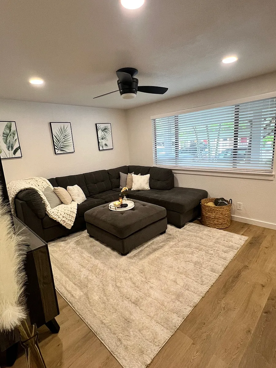 Living Room - 1485 E Carter Ln