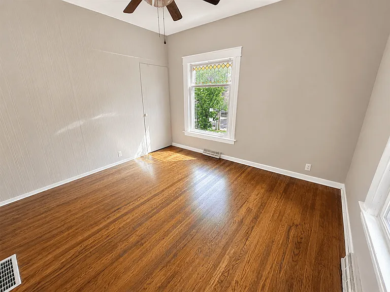 413 E Maple Ave #1 — Photo 4