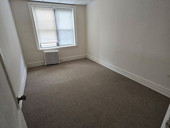 4th image of 38A Gautier Ave APT 401