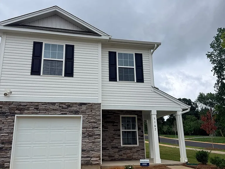 5167 Hyrule Dr — Photo 2