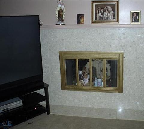 4th image of 38223 Forsdale Dr