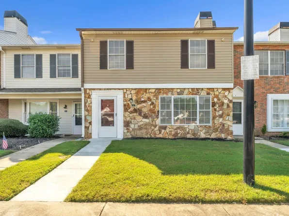 6 Birchview St, Taylors, SC 29687