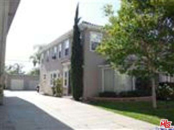 4th image of 738 S Sycamore Ave