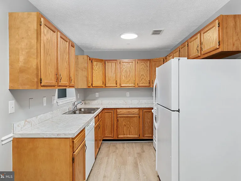 165 Hailey Ln #G3 — Photo 6