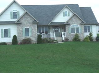 32 Hillside Dr, Schuylkill Haven, PA 17972