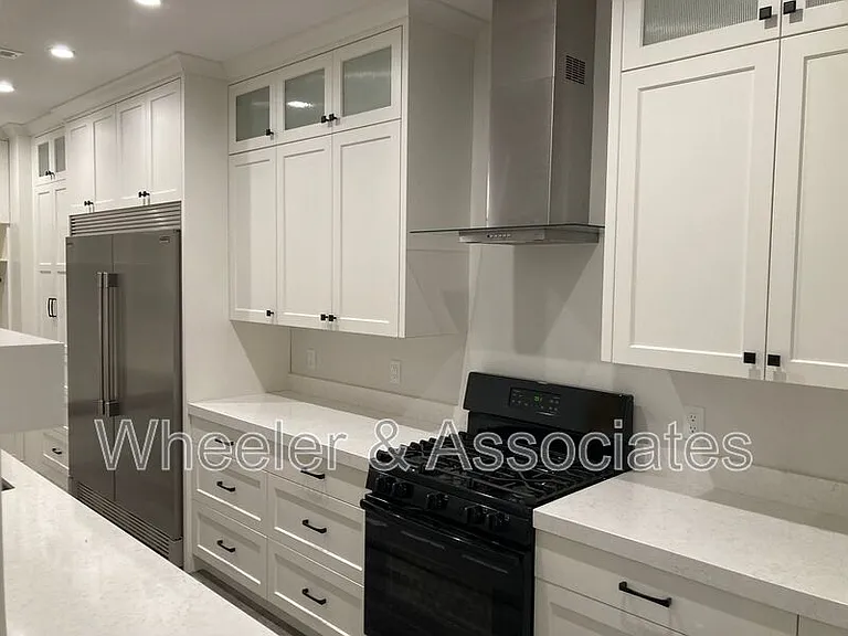 1928 Endicott Cir — Photo 8
