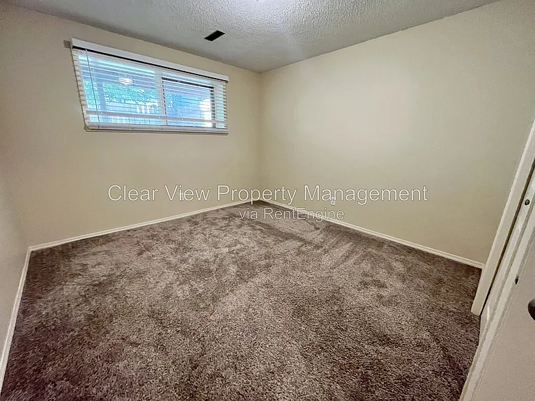 14 Princeton Cres W — Photo 20