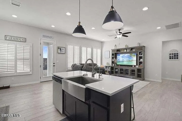 905 Cottage Pl — Photo 30