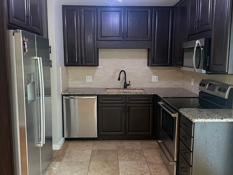 14005 Jennifer Rd — Photo 3