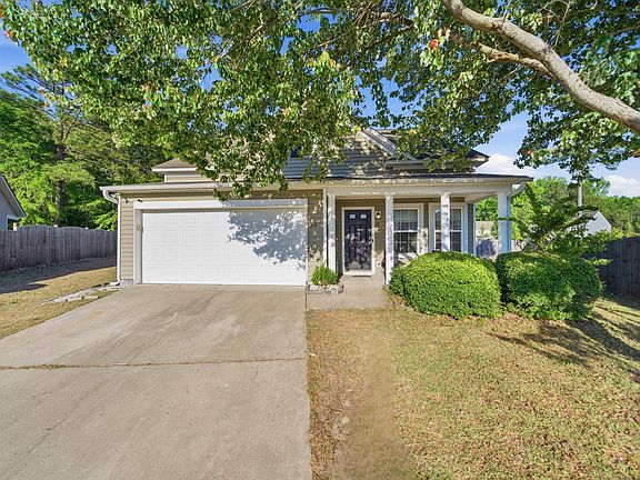 2nd image of 10 Aronia Ct