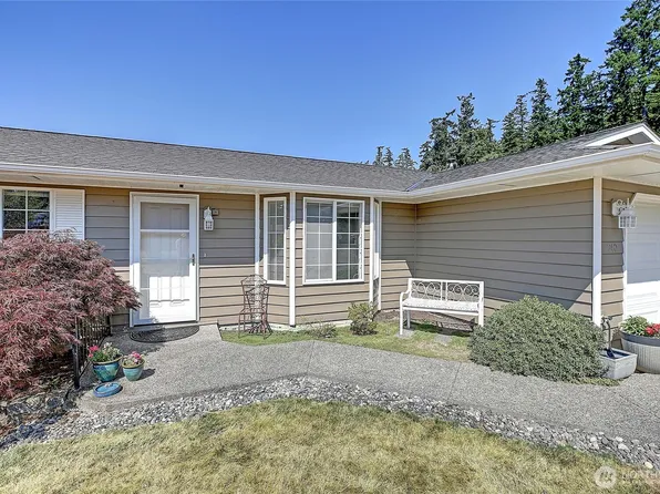 740 Commodore Lane, Camano Island, WA 98282