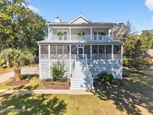 6718 Roberta Road SW, Ocean Isle Beach, NC 28469