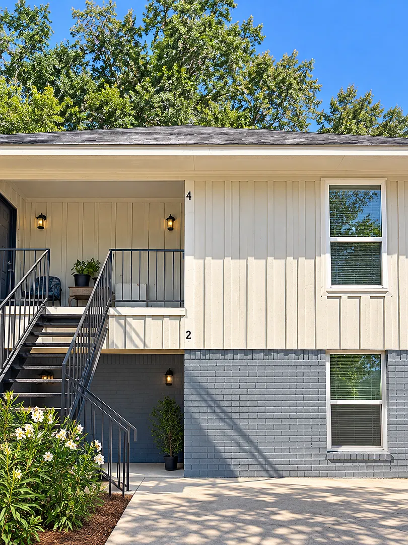 Renovated 2 bedroom 2nd Floor Apartment in the Heart of Conroe TX — Photo 1