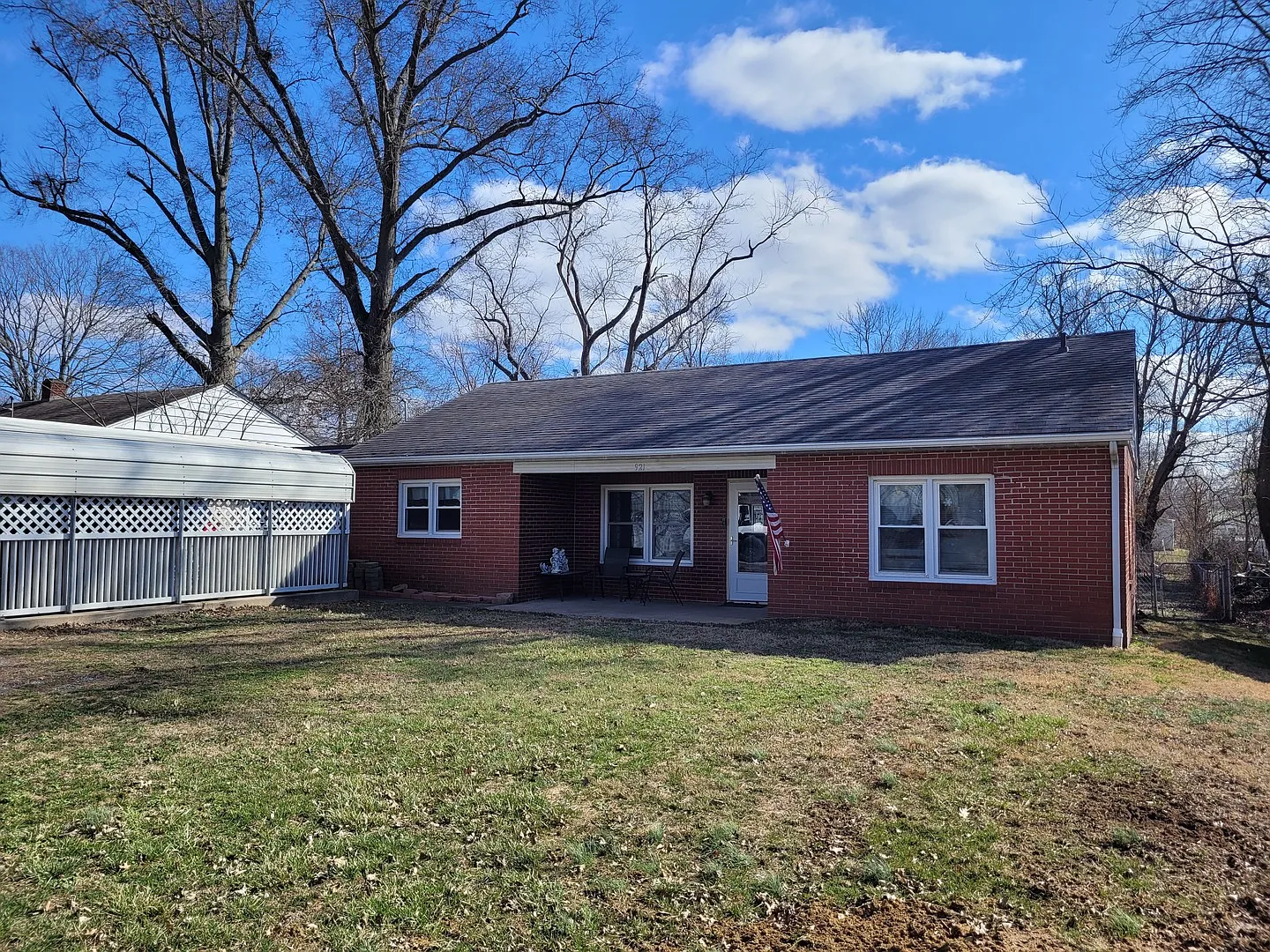 921 Airport Rd photo 1