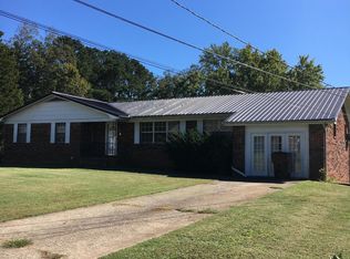 317 W Walnut St, Madisonville, TN 37354