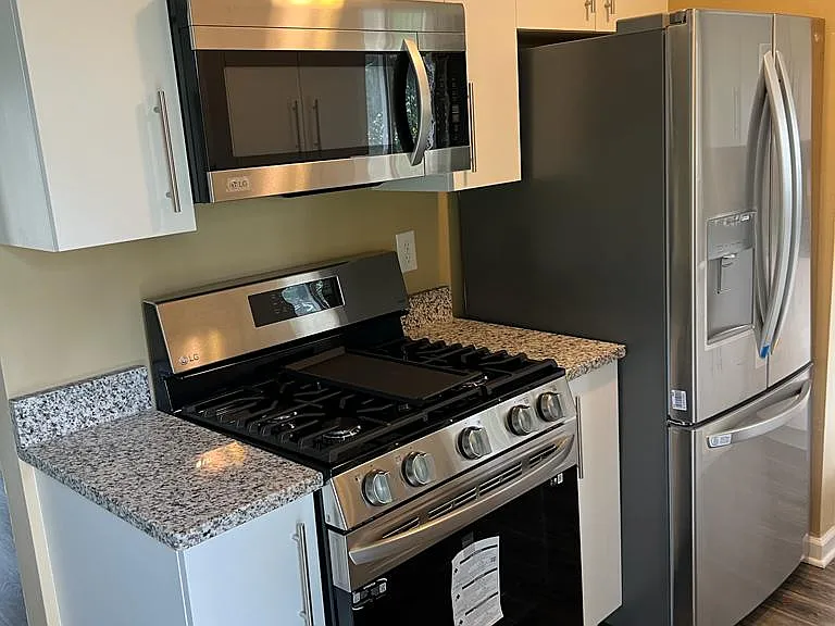 1088 Studebaker Ave — Photo 4