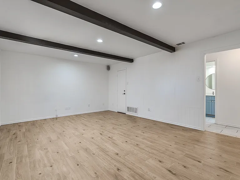 9922 Hickory Xing — Photo 14