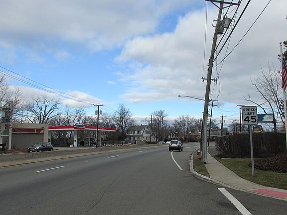 5th image of 368 Village Ct #2215