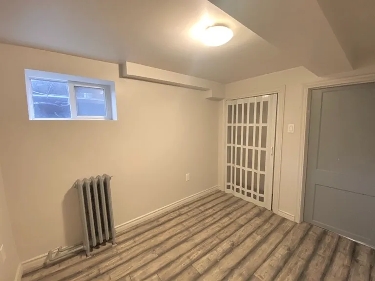 147 Holton Ave S #1 — Photo 9