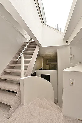 Sold by Gold Coast Capital Resources, LLC | media 24