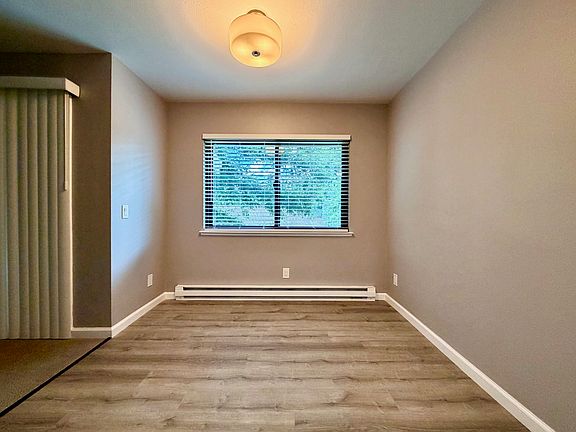 5th image of 938 Clark Ave APT 38