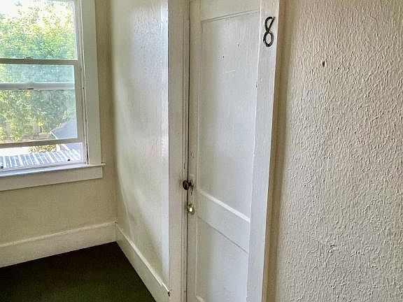 4th image of 138 7th St #8