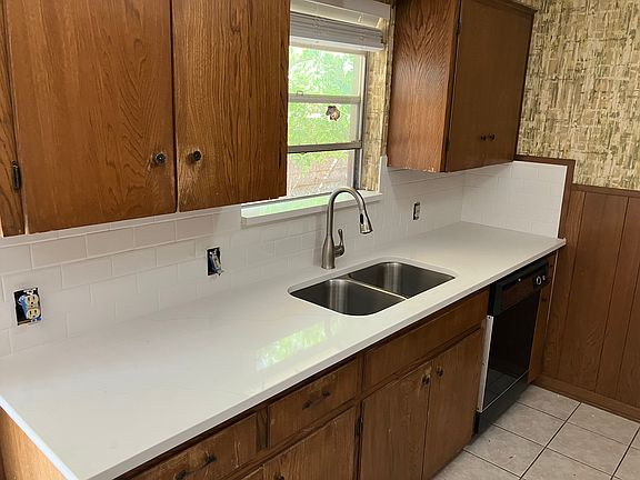 New Quartz countertops