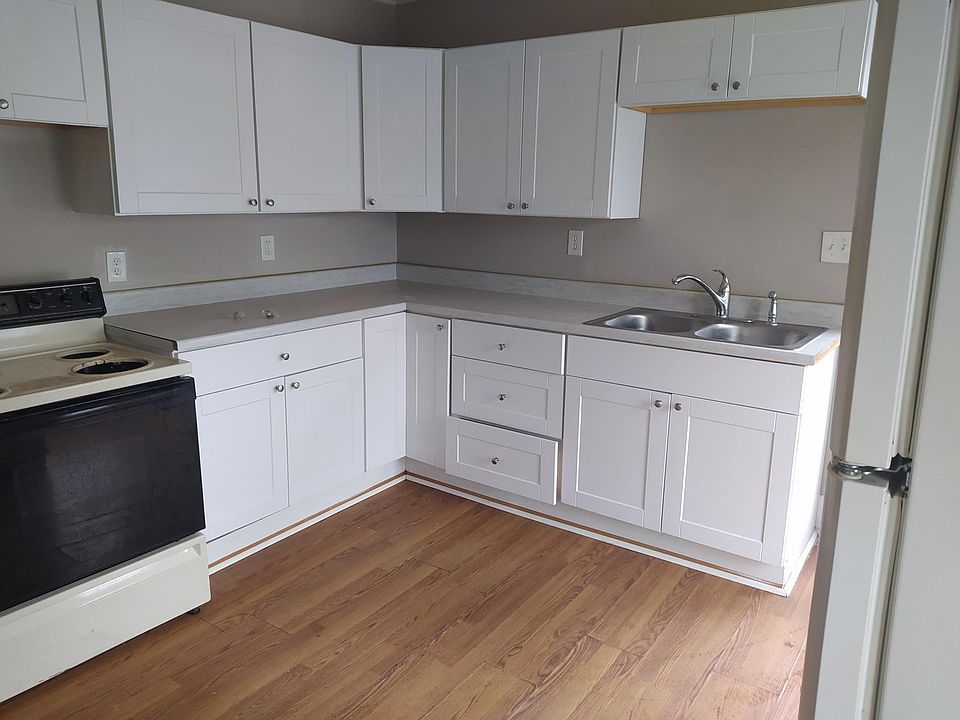 1st image of 606 Center Ave #1/2