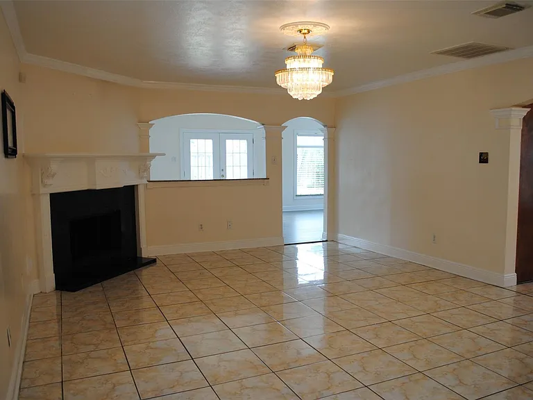 3910 Starbridge Pointe Ln — Photo 3