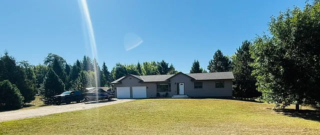3 bed, 1.5 bath, 1344 sqft, $1,950 — Photo 1
