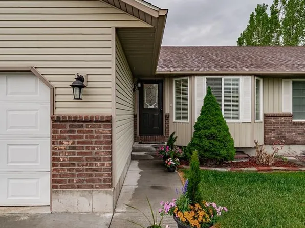 4428 High Desert Dr, Ammon, ID 83406