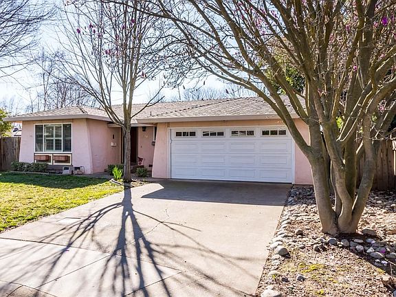 2nd image of 2261 Glencoe Way