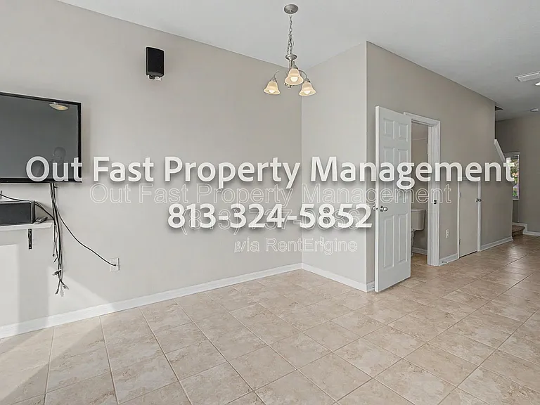 6919 Holly Heath Dr — Photo 24