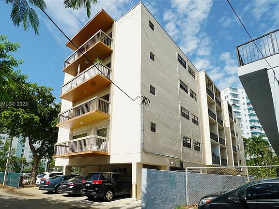4th image of 833 West Ave APT 205