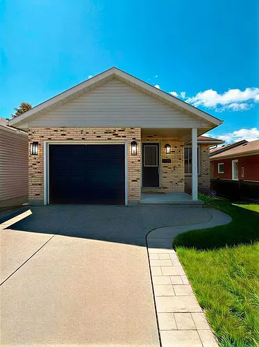 663 Grove Ave Photo 1