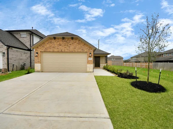 18531 Athena Flower Dr, Fresno, TX 77545
