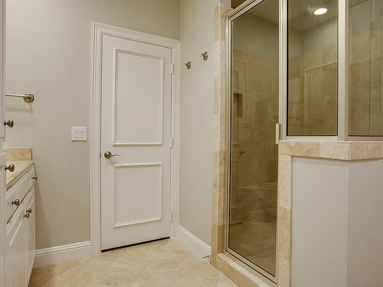 4502 Holland Ave — Photo 13