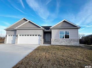 8802 N Westpoint Ct, Edwards, IL 61528