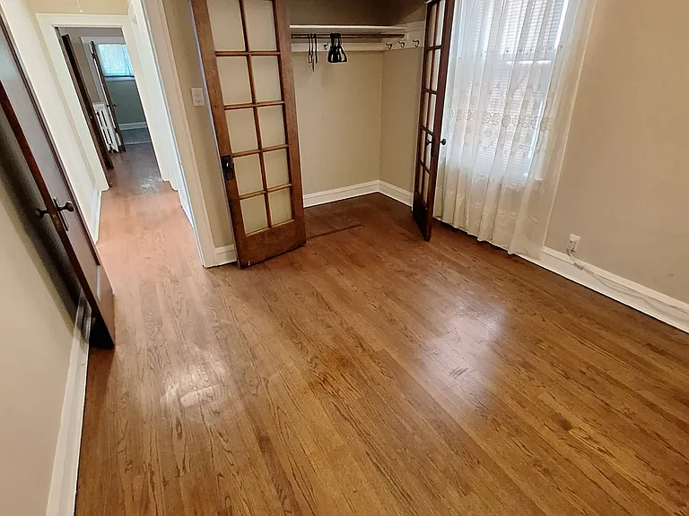 8720 S Loomis St — Photo 6