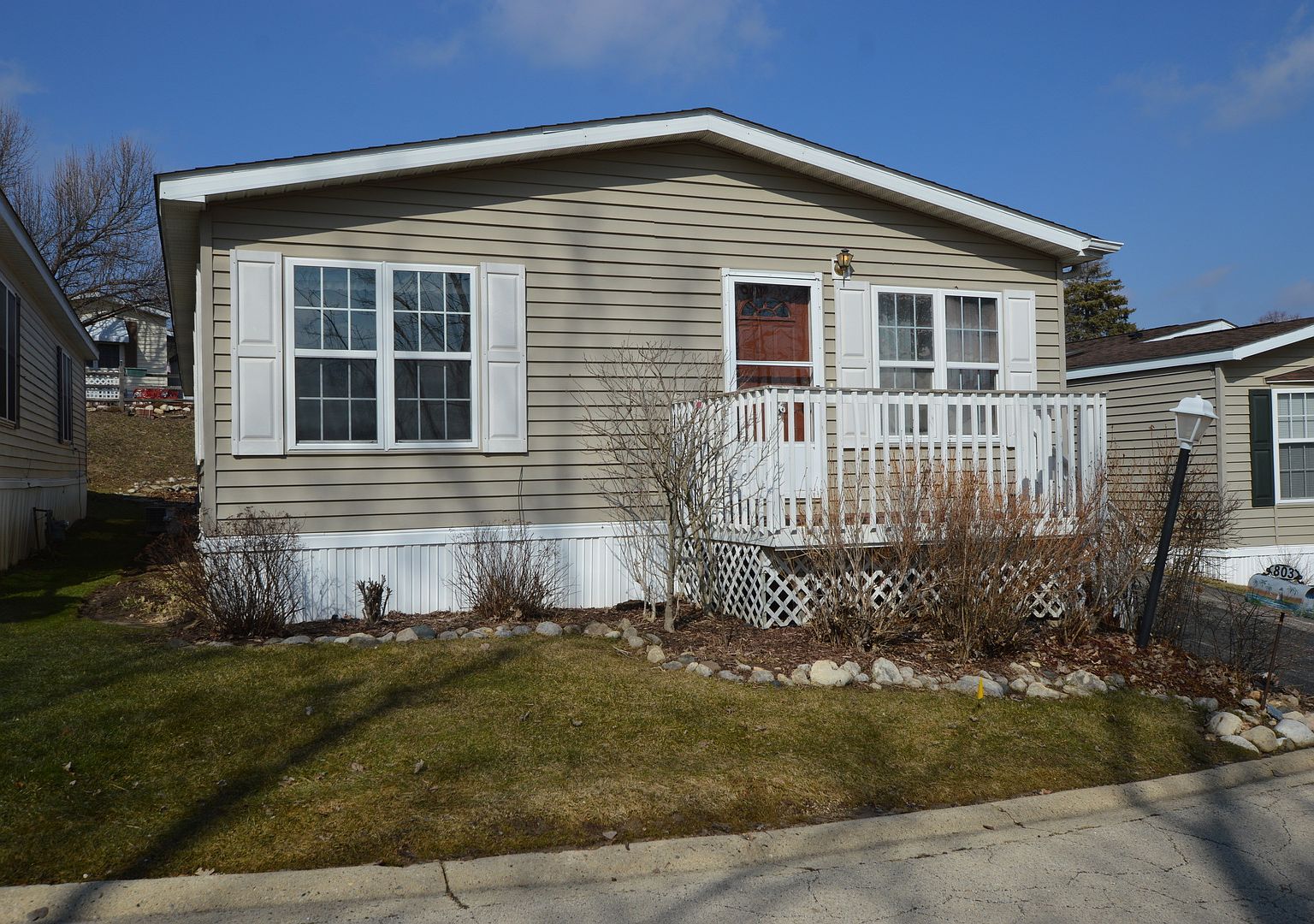 803 Oakbrook Dr, Crystal Lake, IL 60014 Zillow