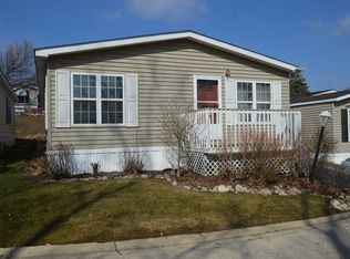 803 Oakbrook Dr, Crystal Lake, IL 60014