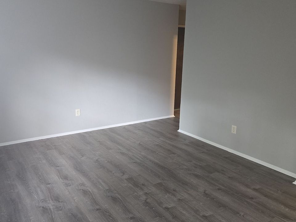 1st image of 830 Western Ave #106