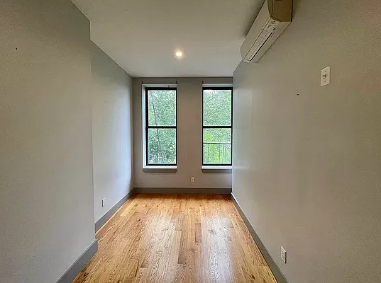 Rented by Brooklyn Group | media 18