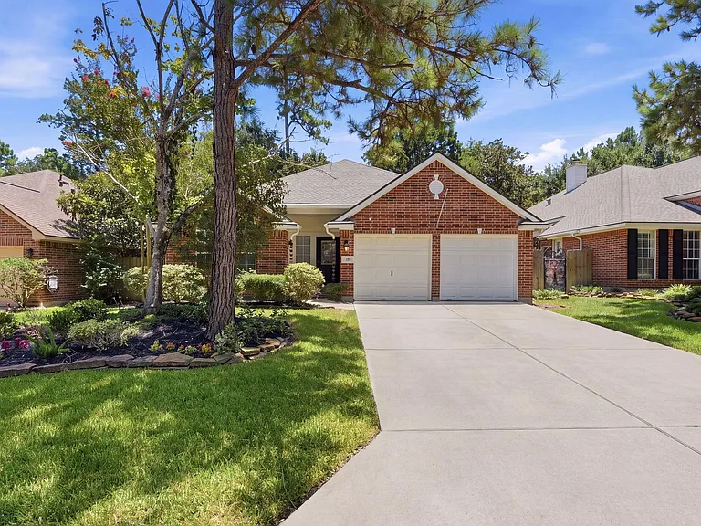 18 Mulberry Glen Pl — Photo 2